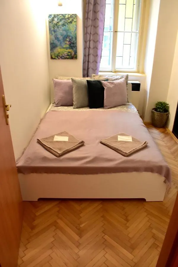 Andy'S Central 3-Bedroom Apartment !