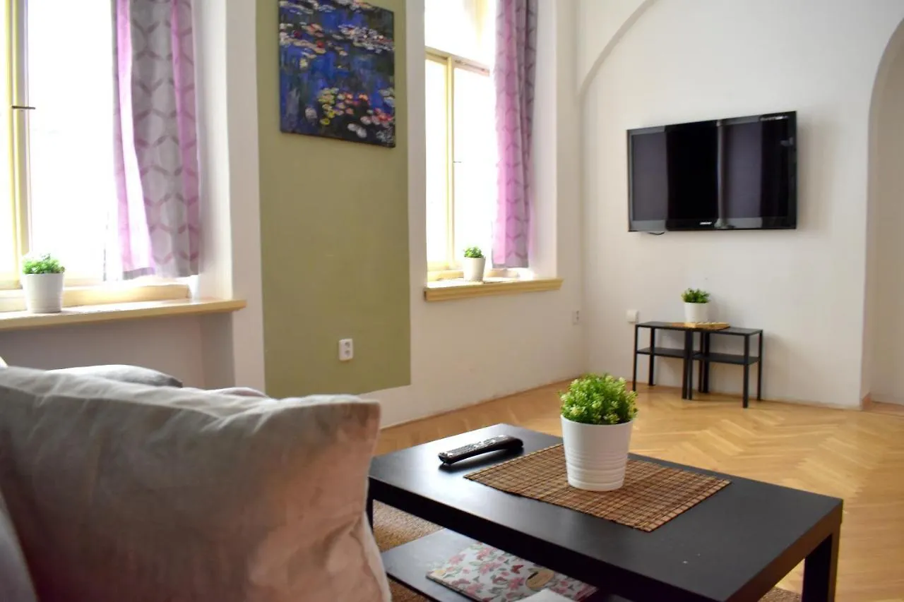 Andy'S Central 3-Bedroom Apartment !
