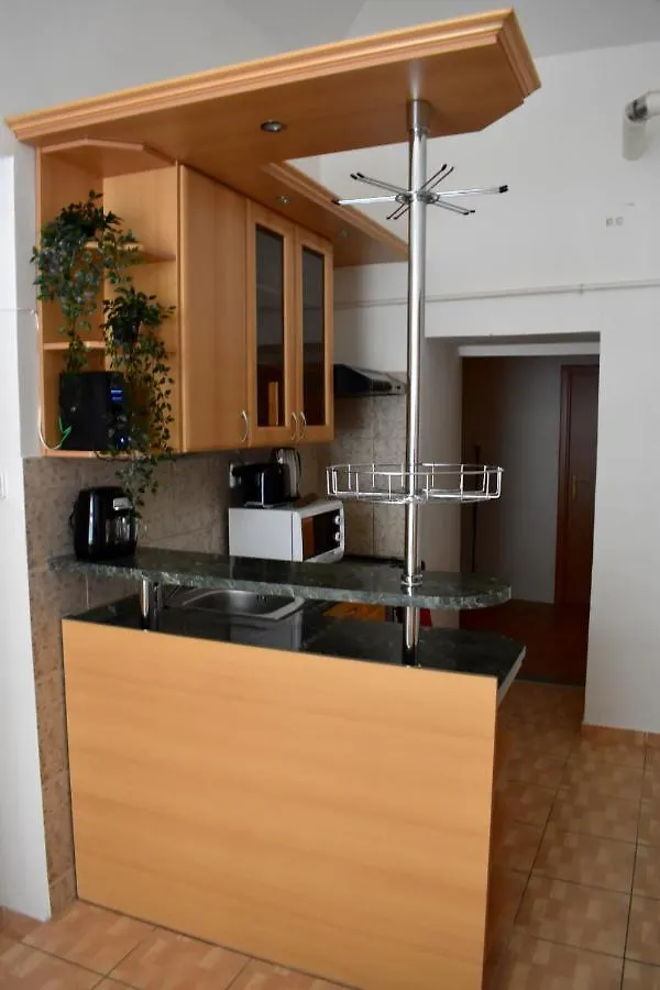 Andy'S Central 3-Bedroom Apartment !