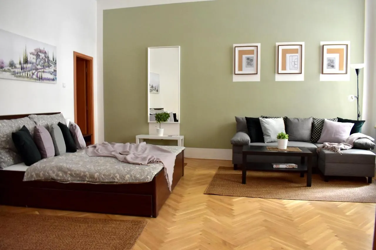 Andy'S Central 3-Bedroom Apartment ! Prague