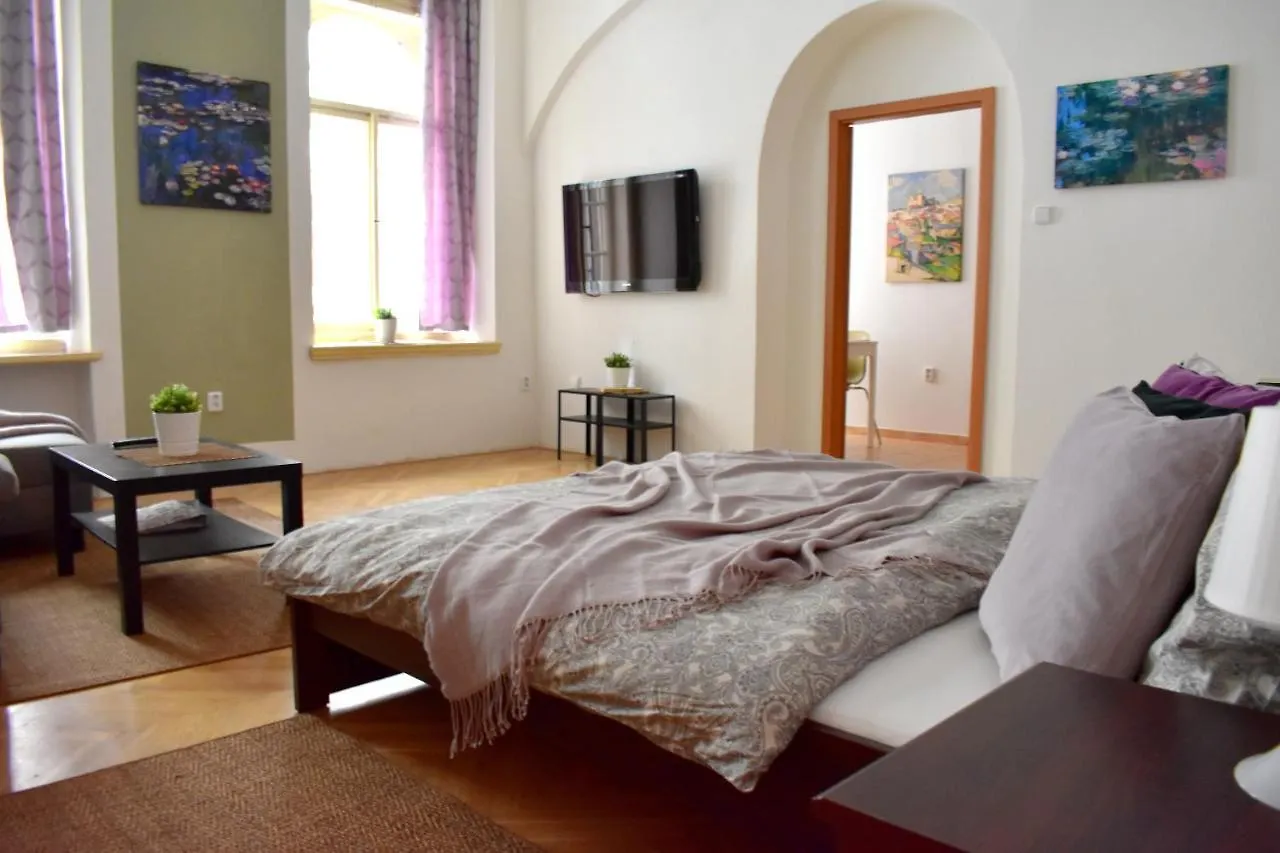 Andy'S Central 3-Bedroom Apartment !