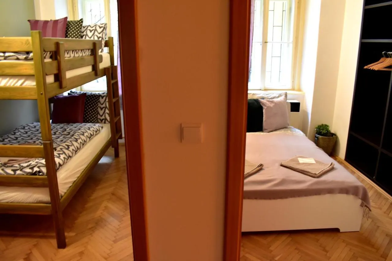 Andy'S Central 3-Bedroom Apartment !