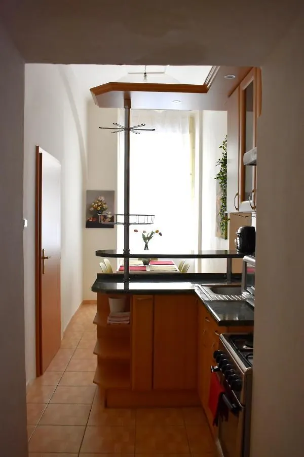 Andy'S Central 3-Bedroom Apartment !