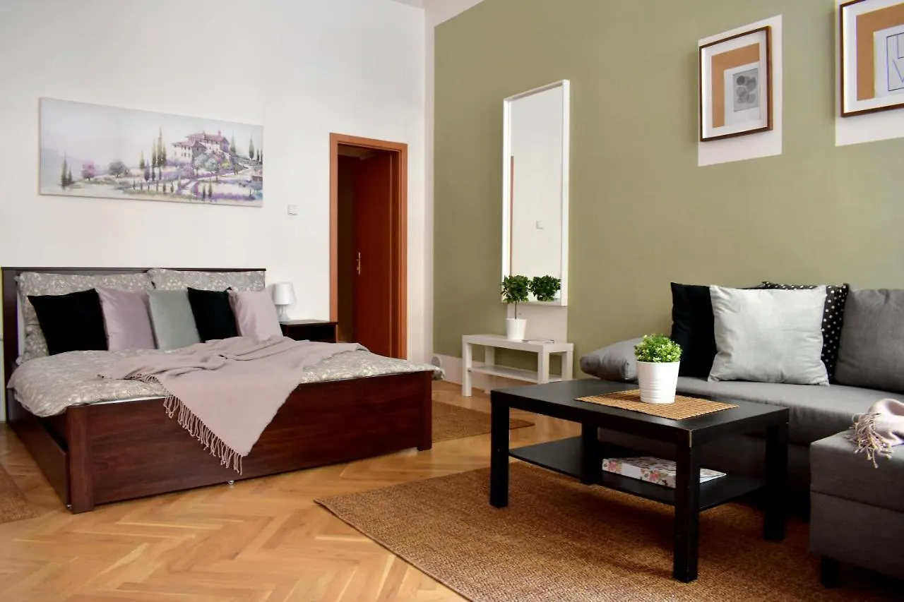 Andy'S Central 3-Bedroom Apartment ! 0*, Prague Czech Republic