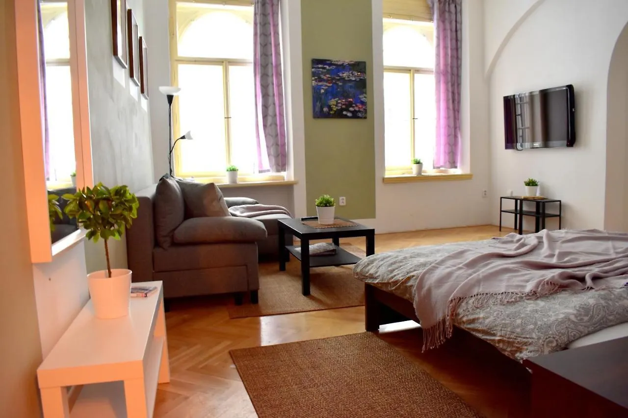Andy'S Central 3-Bedroom Apartment !