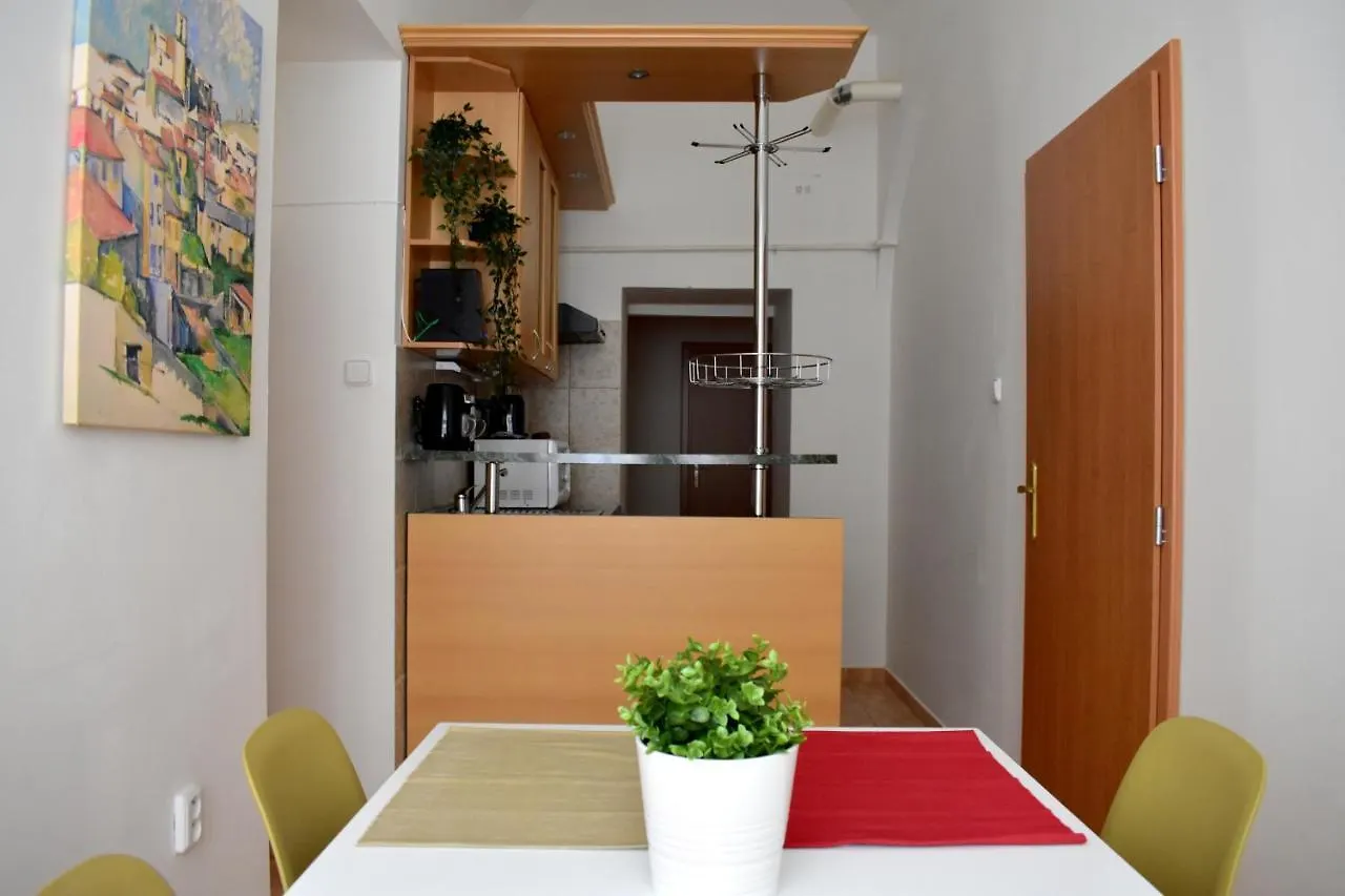 Andy'S Central 3-Bedroom Apartment ! 0*, Prague